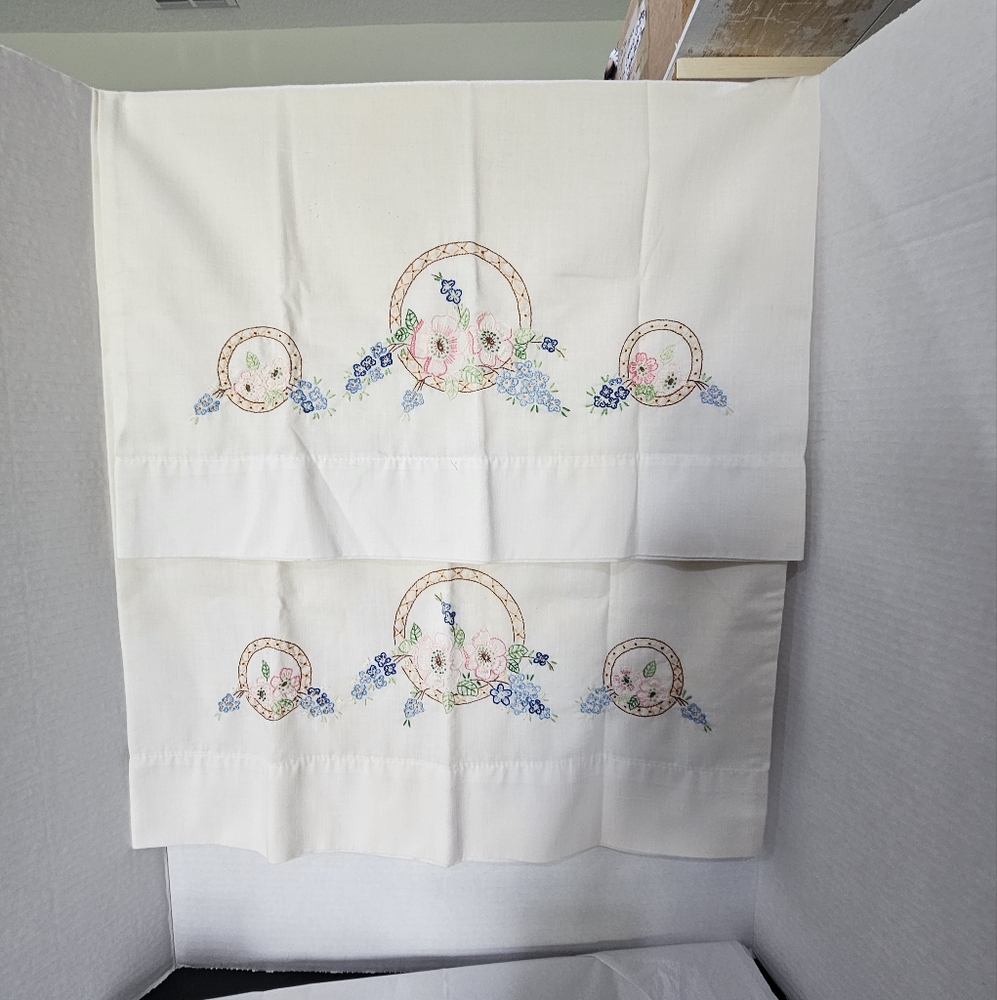 Hand Embroidered 2 Standard Vintage Pillowcases Floral Flowers *Read* BRIDGERTON